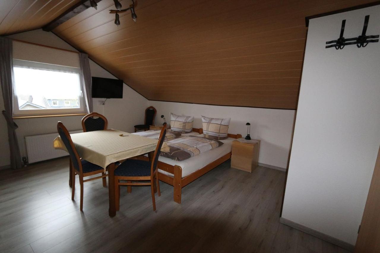 Haus Anne Hotell Neunkirchen  Eksteriør bilde